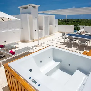 Cana Rock Penthouse & Beach Club Apartment